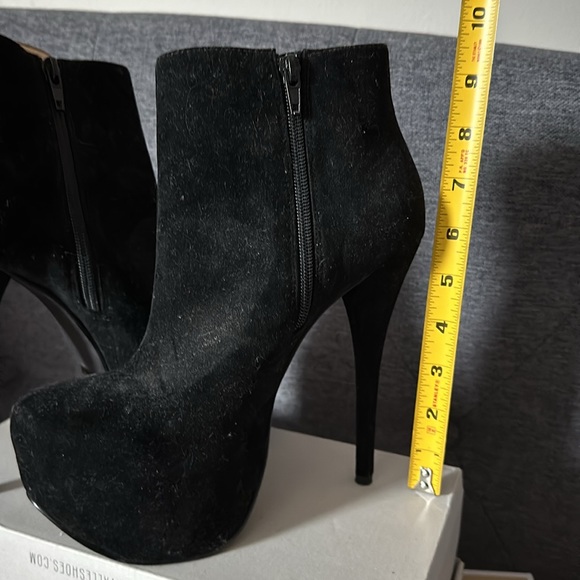 B2 Faux Suede Platform Booties - Picture 6 of 7